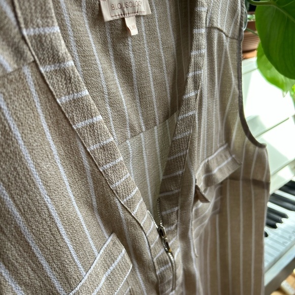 Tan Sleeveless Pullover Zip Down Blouse L - Picture 15 of 15
